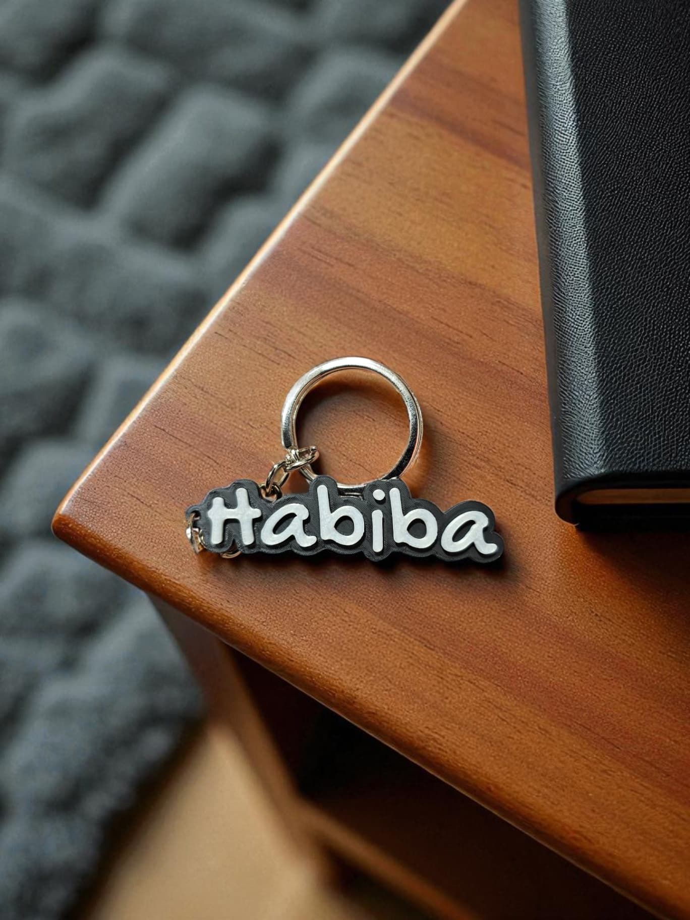 Custom Name Bold Outline Keychain
